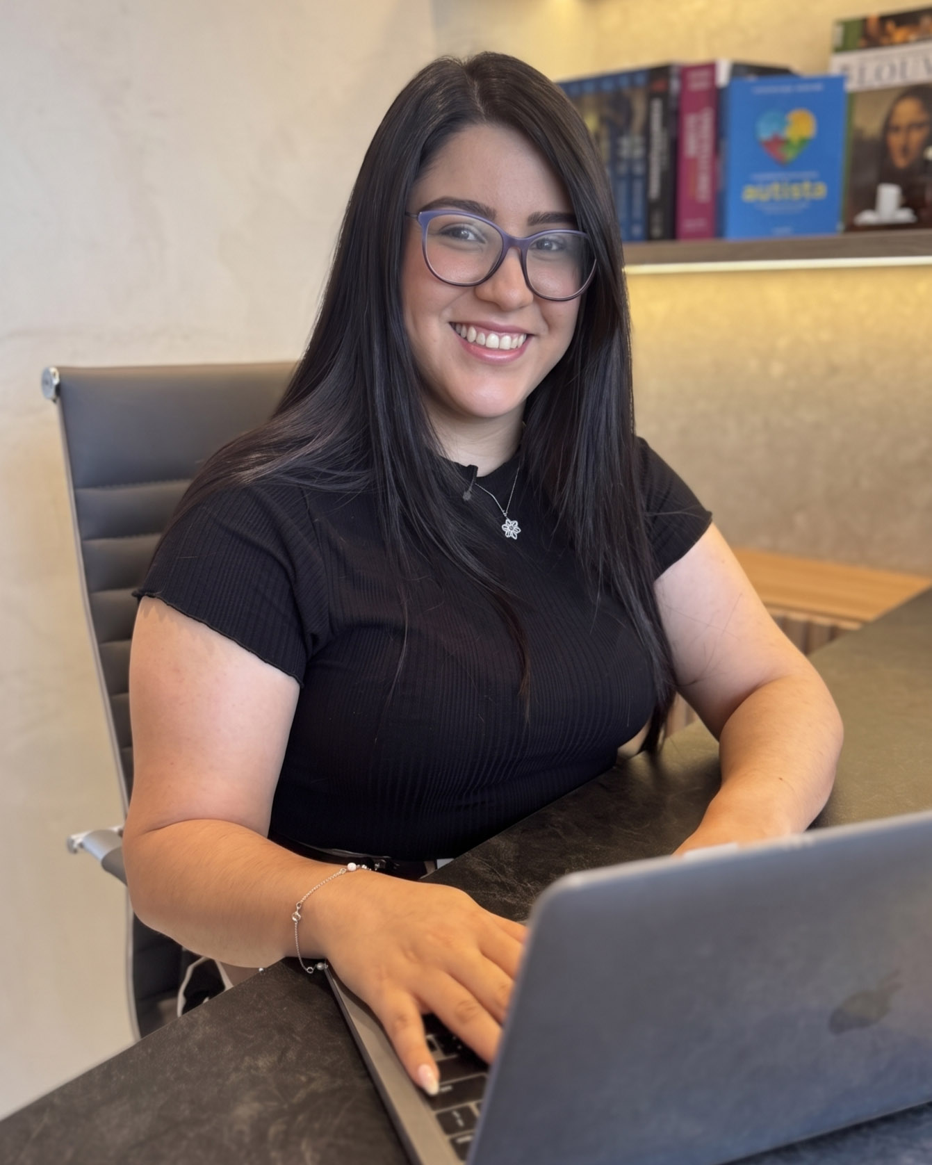 Dra. Stefani Querino